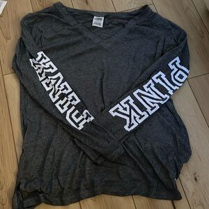 VS Pink long sleeve tee